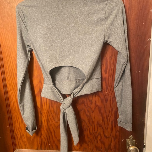 One Step Up crop top - Picture 9 of 10